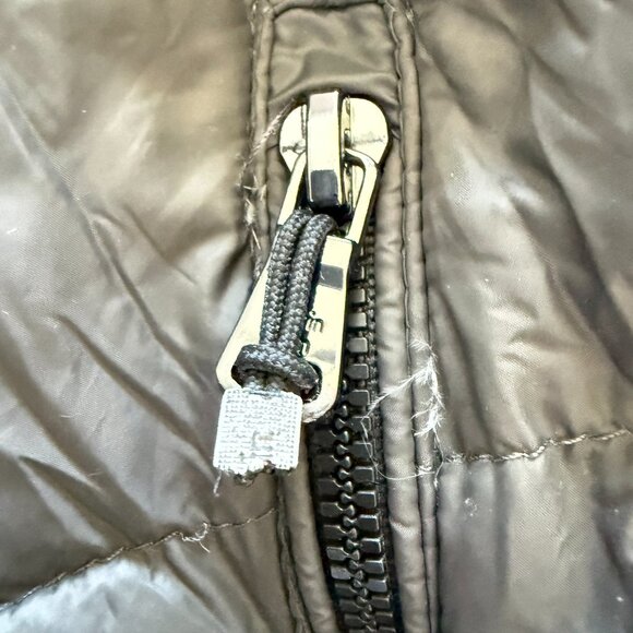 Calvin Klein Down Jacket Gray Size XL Light Weight Warm Packable - Picture 5 of 8